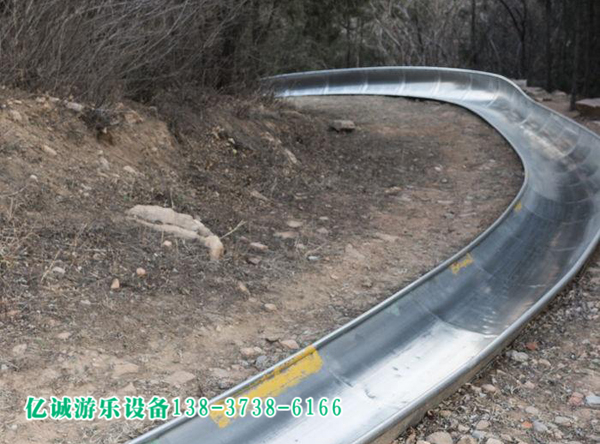 設(shè)計(jì)安裝景區(qū)滑道線路的基本原則